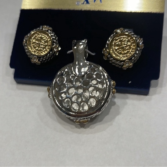 Mx Signature collection Pendent with earrings - Picture 2 of 3